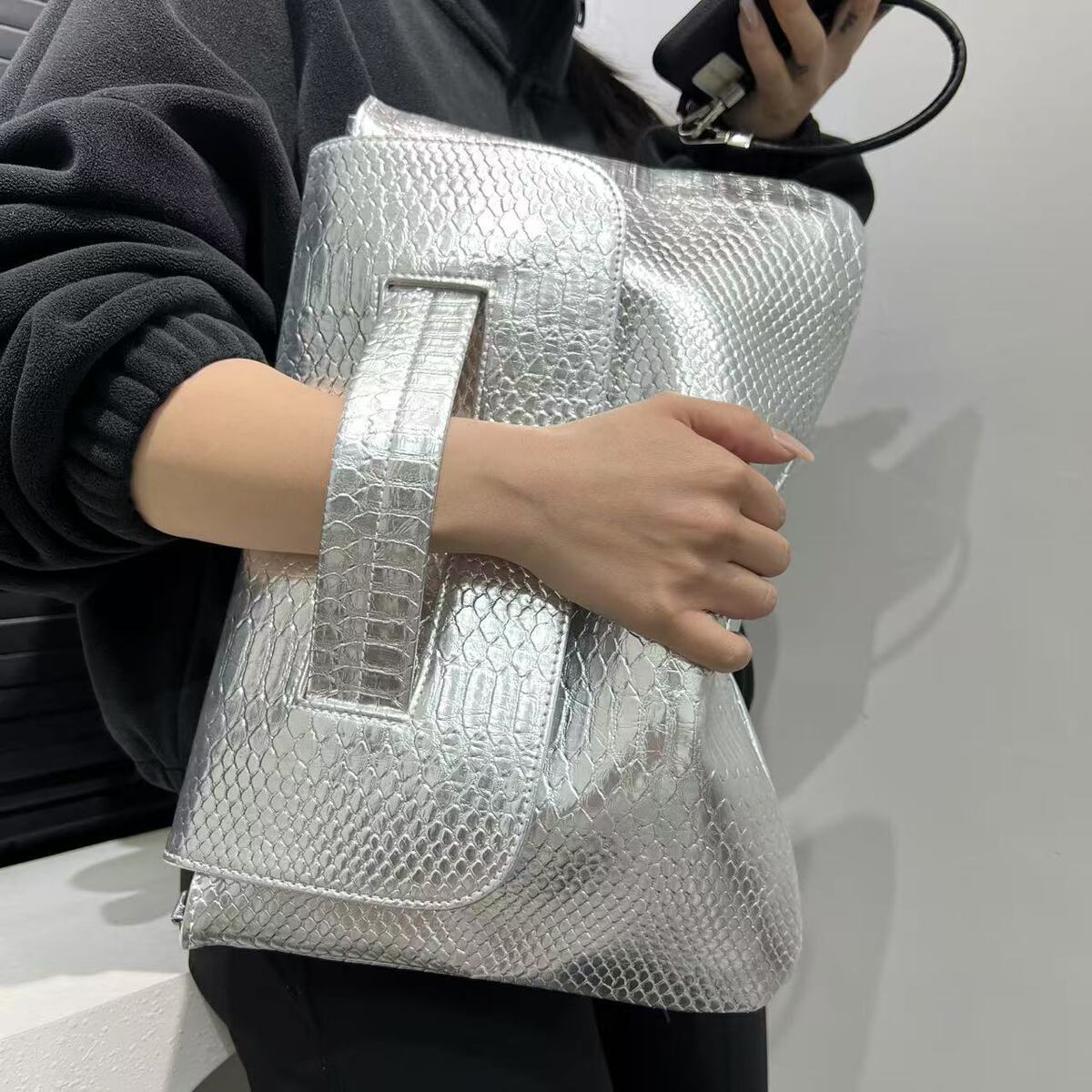 Women's Large-Capacity Bags Handbag for Work and Travel Office School Everyday Wear Date Night Holiday Gift