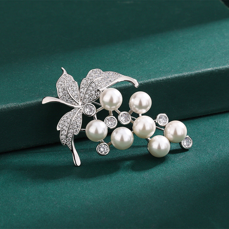 Y pearl ring by Yoshan, view 2