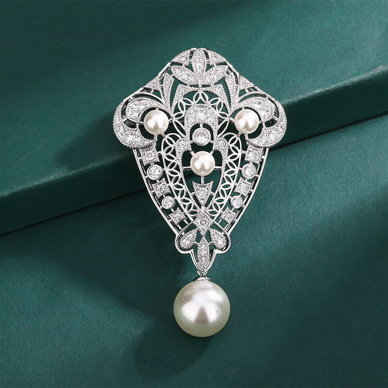Y pearl ring by Yoshan, view 3