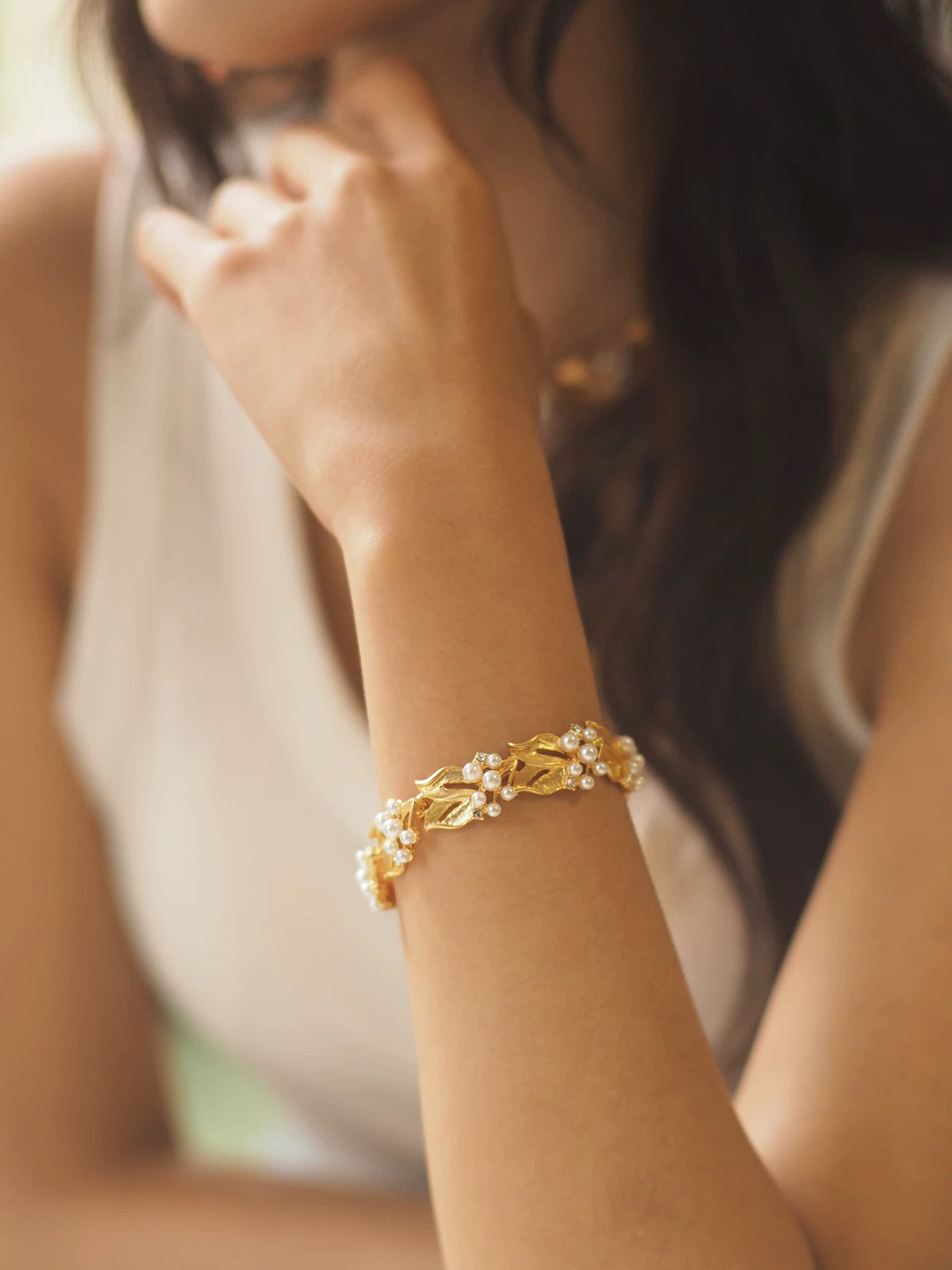 Pearl retro cuff bracelet by Yoshan, detail view 3