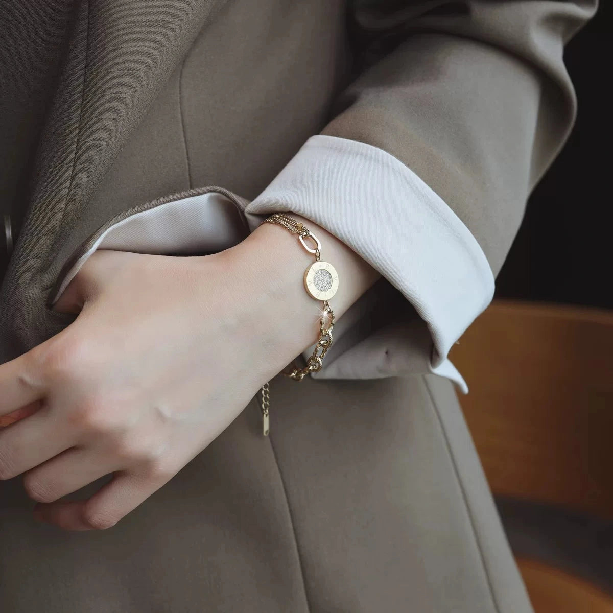 Cuff bracelet by Yoshan, detail view 2