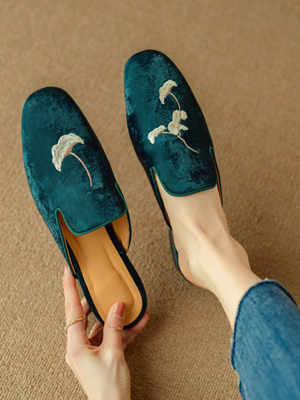 Chinese-style Loafers for Women