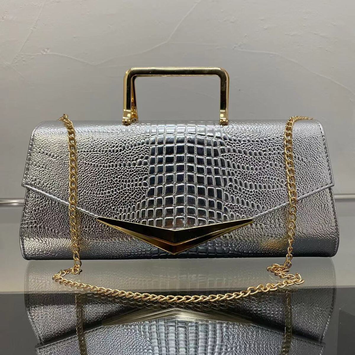 Women's Large-Capacity Minimalist Commute Office Workwear Retro Handbag Shoulder Crossbody Purse for Work and Travel School Everyday Date Night Holiday Gift
