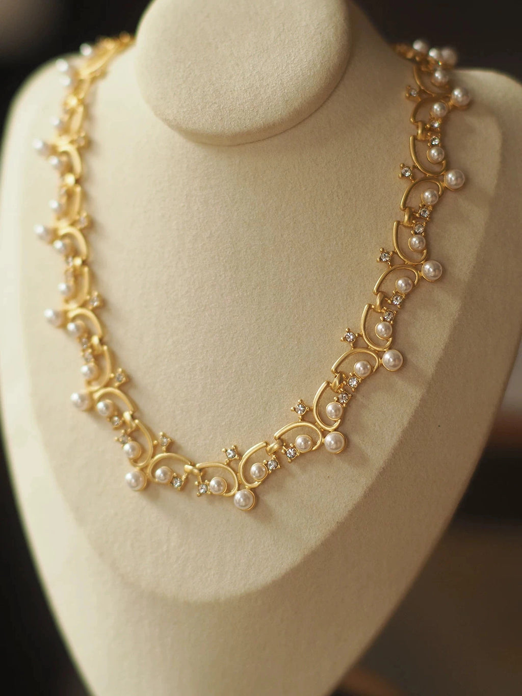 Pearl cutout pendant necklace by Yoshan