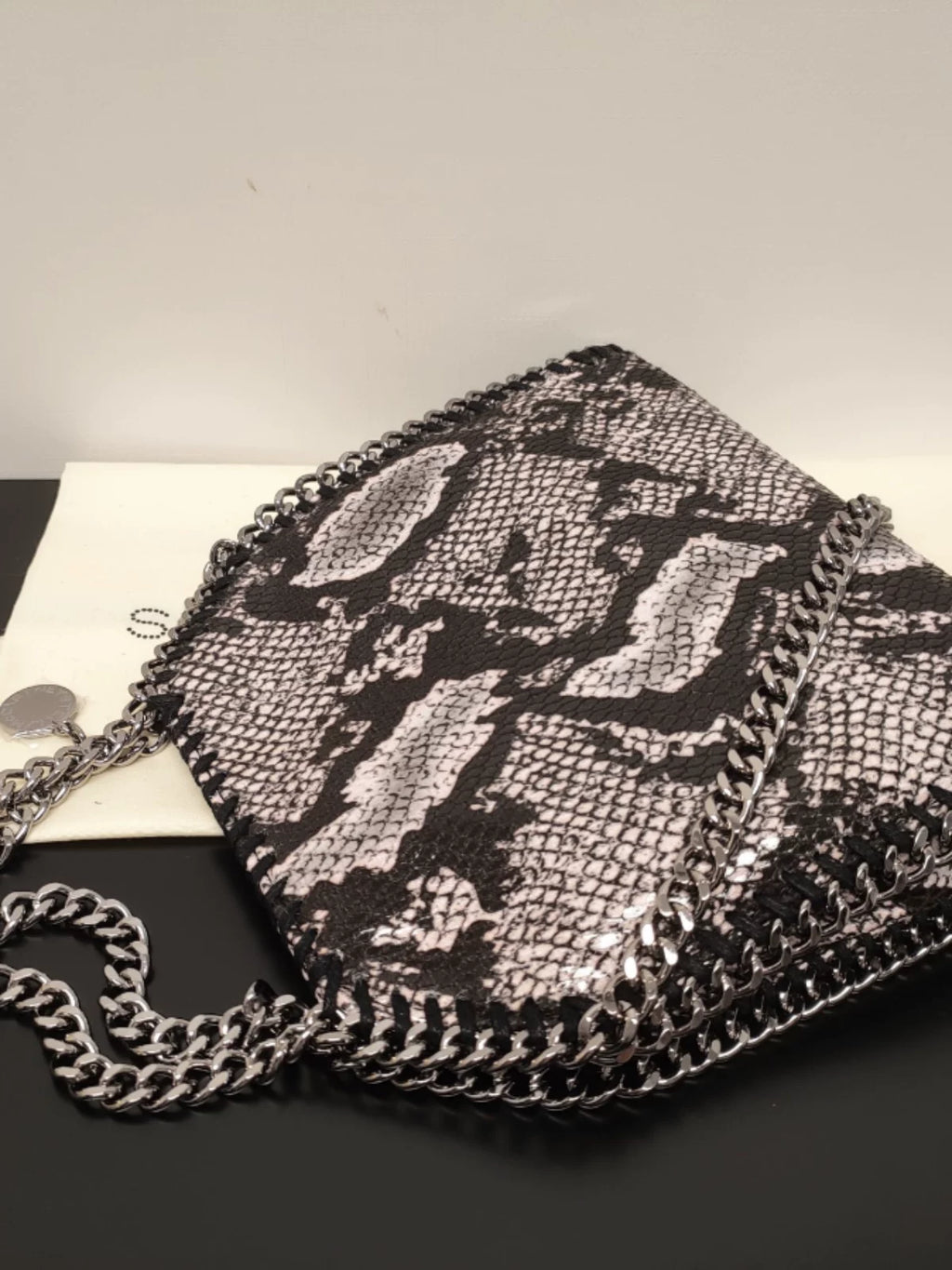 Women's Chain Bag Crossbody for Travel and Sightseeing Everyday Casual Streetwear Date Night Office