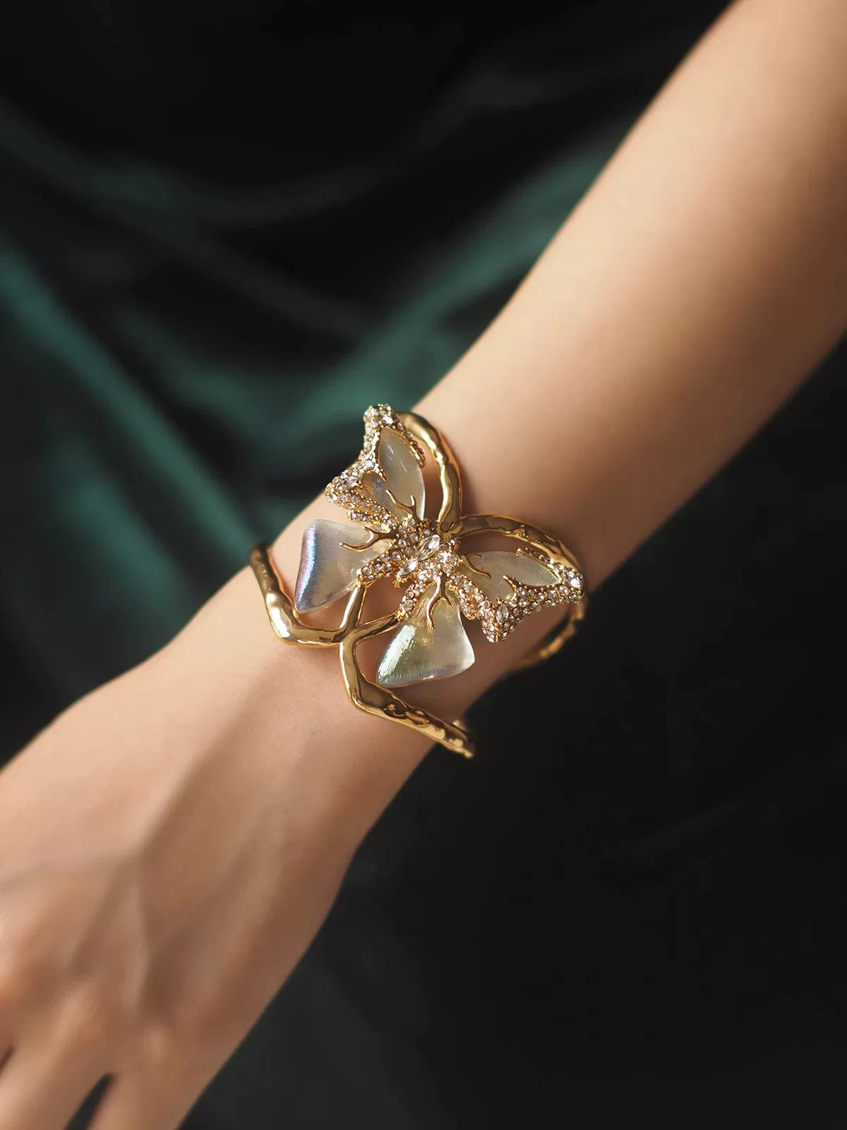Retro cuff bracelet by Yoshan, detail view 3