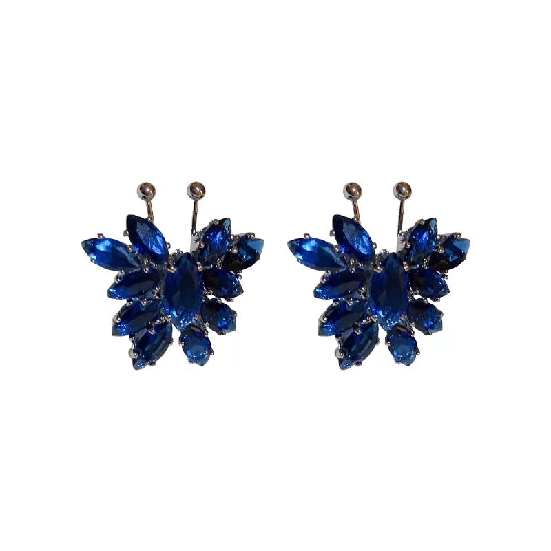 Stud earrings by Yoshan, detail view 5