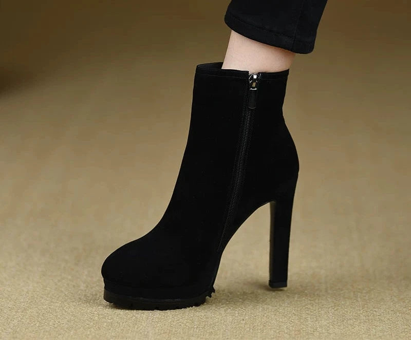 Black (fleece lining) / EU 34