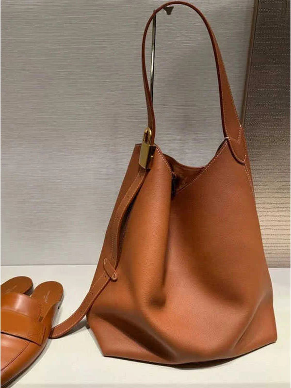 Large-Capacity Fall Winter Leather Market Tote Bag for Work and Travel Office School Everyday Date Night
