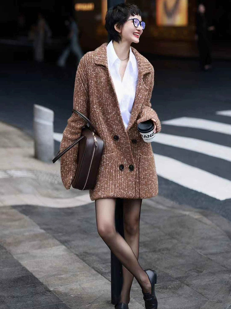 Women's White Oversized Long Sleeve Sweater Knit Pullover Top for Fall Winter Spring Travel Office Everyday Date Night