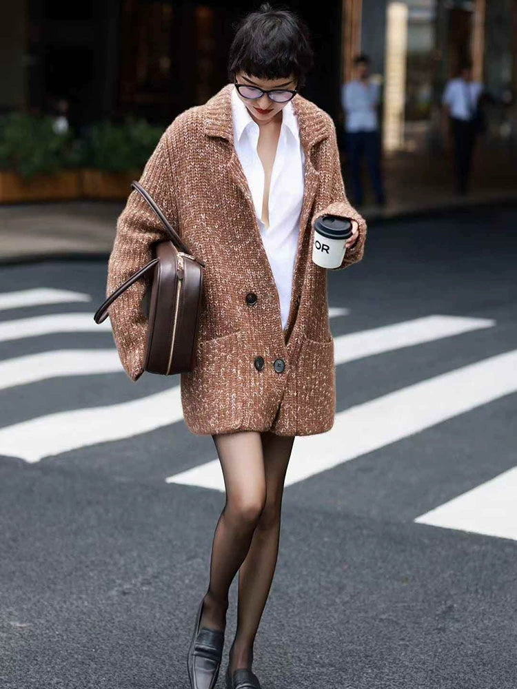 Women's White Oversized Long Sleeve Sweater Knit Pullover Top for Fall Winter Spring Travel Office Everyday Date Night
