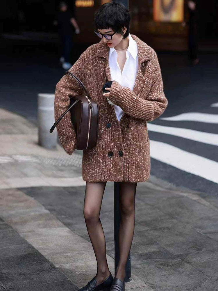 Women's White Oversized Long Sleeve Sweater Knit Pullover Top for Fall Winter Spring Travel Office Everyday Date Night