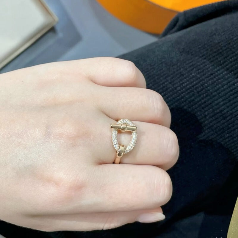 Crystal ring by Yoshan, detail view 2