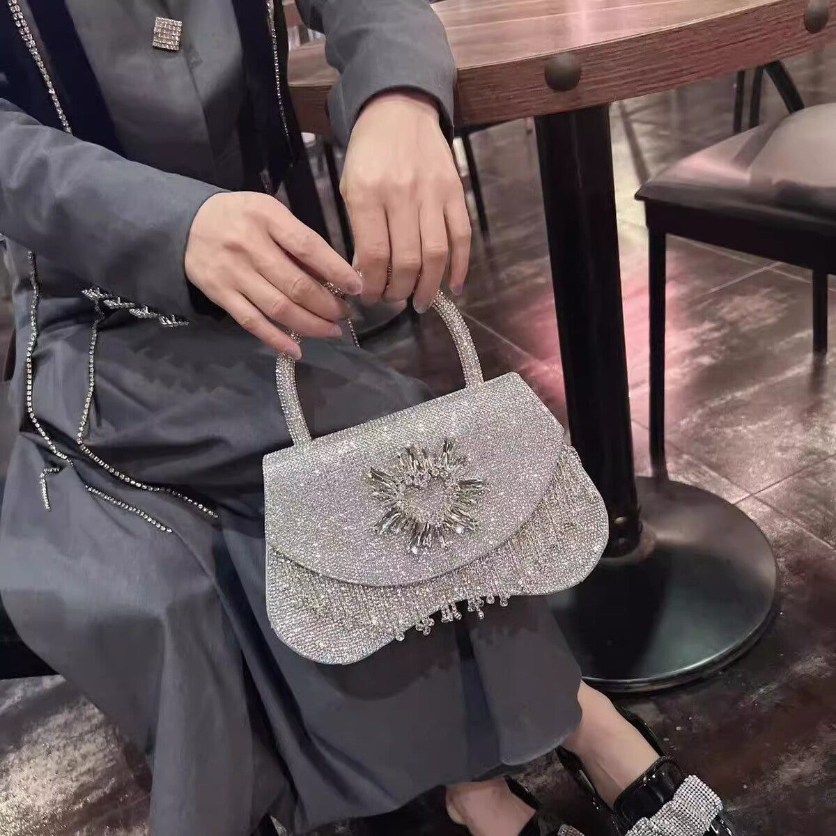 Women's Heart Shell Crystal Party Handbag Shoulder Crossbody Purse for Work and Travel Office School Everyday Date Night