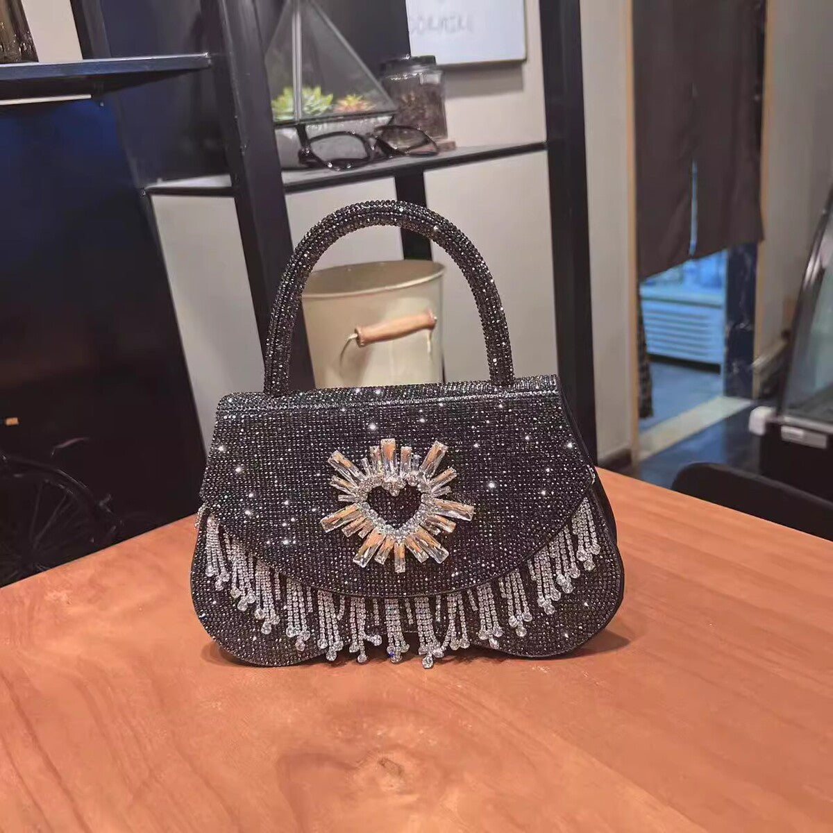 Women's Heart Shell Crystal Party Handbag Shoulder Crossbody Purse for Work and Travel Office School Everyday Date Night
