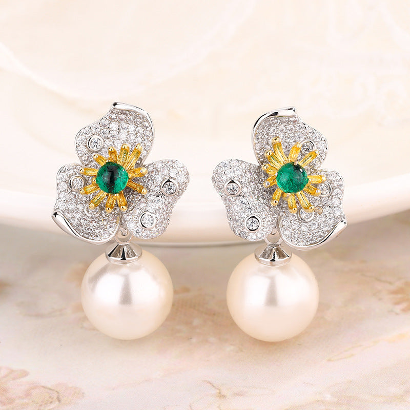 Pearl earrings by Yoshan, detail view 7