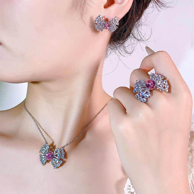 Stud earrings by Yoshan, detail view 2