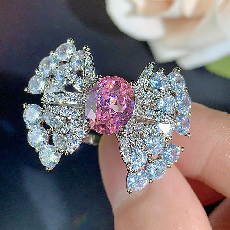 Stud earrings by Yoshan, detail view 3