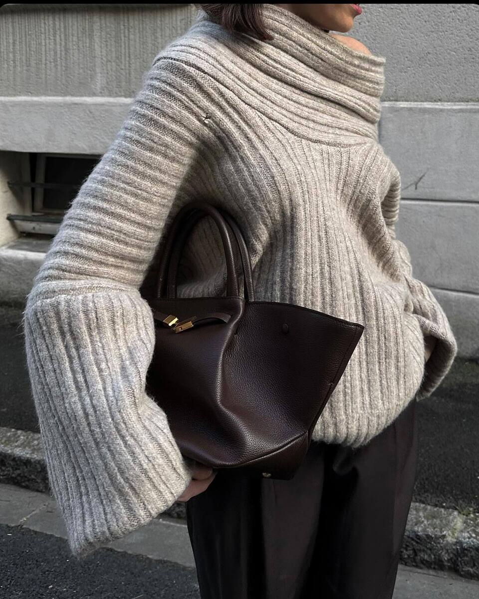Women's Minimalist Fall Winter Oversized Long Sleeve Sweater Knit Pullover Top for Casual Outfits Spring Travel Office Everyday Date Night