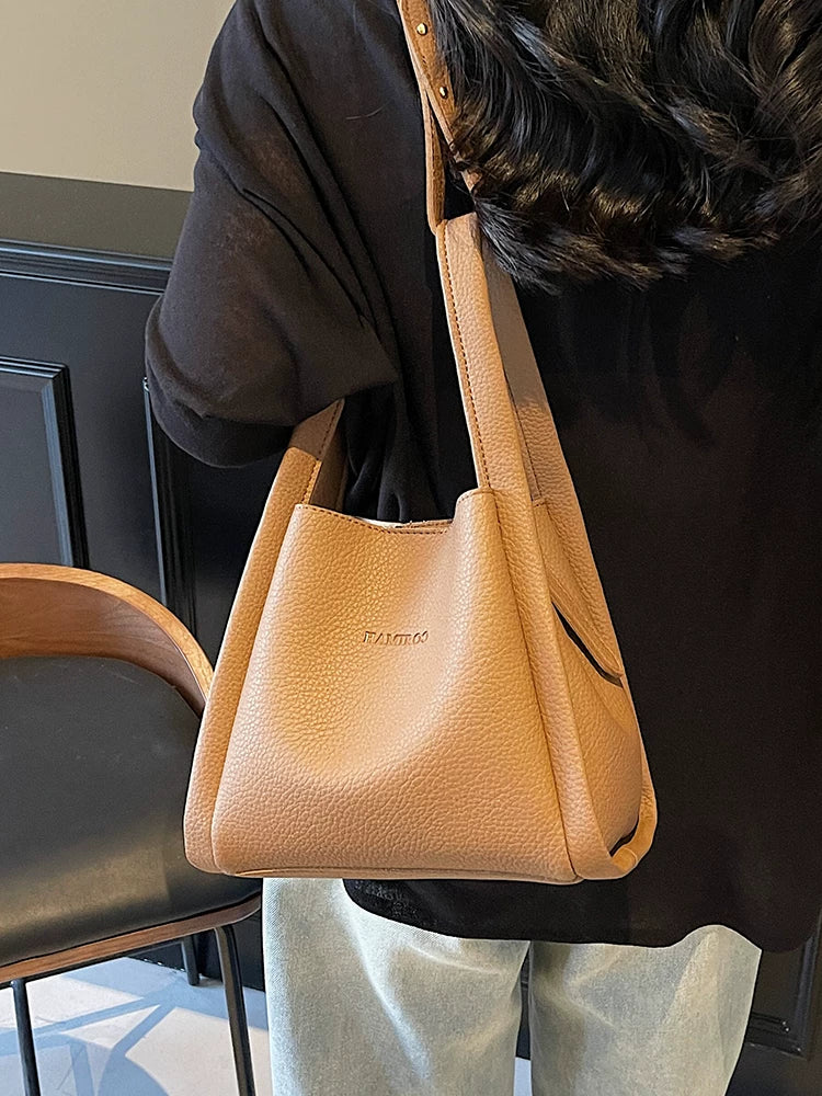 Women's Soft Winter Bucket Bag Drawstring Shoulder Purse Work Travel Everyday Purse Everyday Fashion Style for Women
