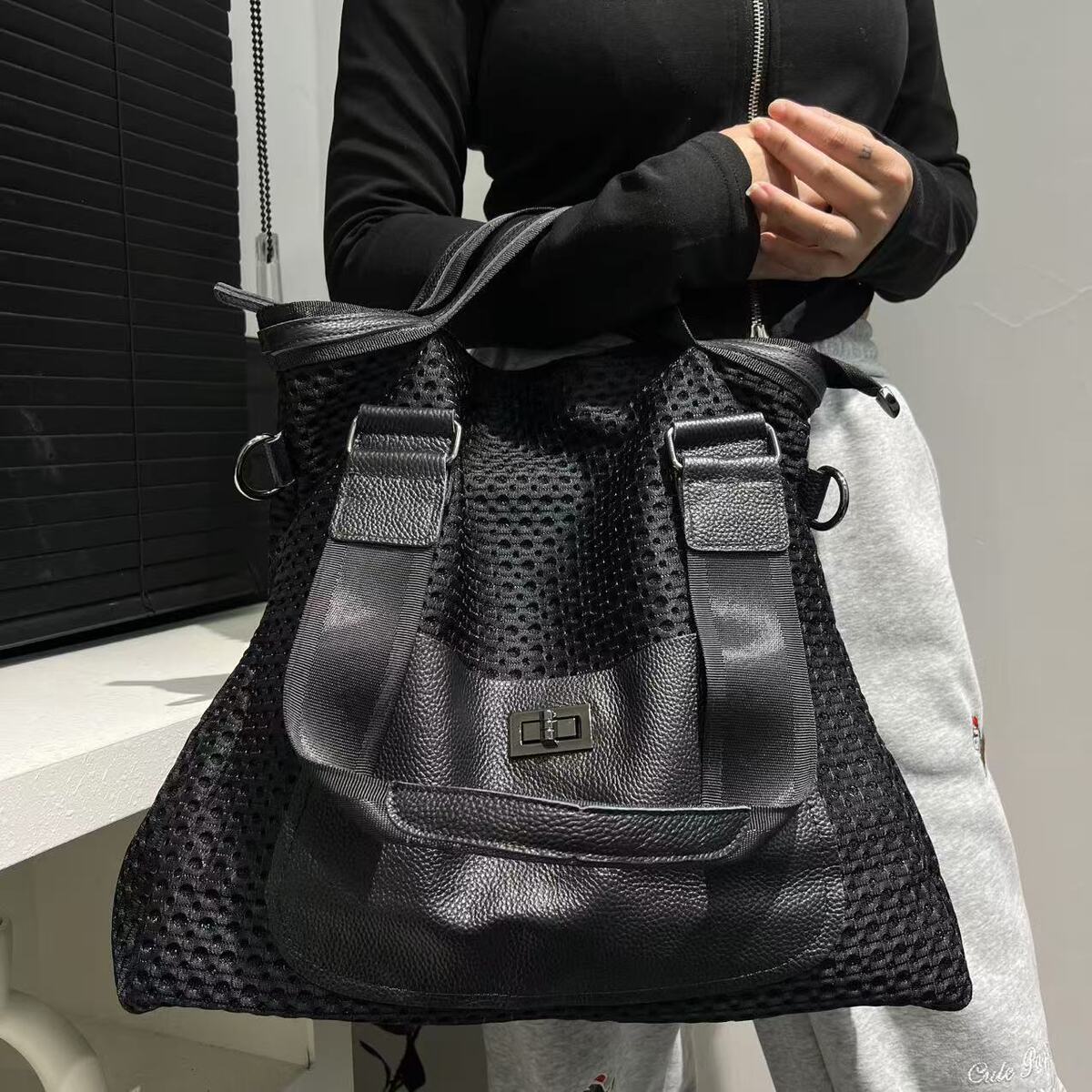 Women's Large-capacity Minimalist Leather Casual Tote Bag Shoulder Crossbody Purse Versatile Work and Travel Office