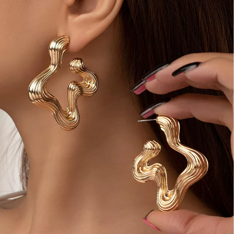 Statement drop earrings by Yoshan, detail view 3