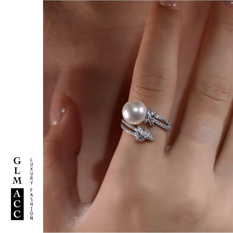 Cubic zirconia jewelry set by Yoshan, detail view 3