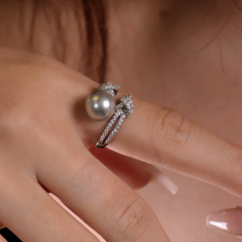 Cubic zirconia jewelry set by Yoshan, detail view 4