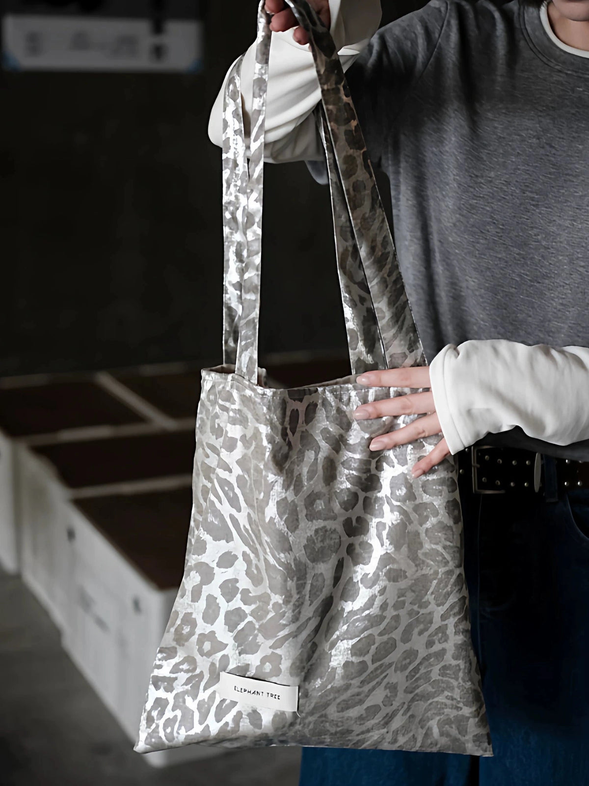 Women's Large-capacity Canvas Commuter Office Leopard Elegant Workwear Tote Bag Shoulder Crossbody Purse Work Travel Everyday Purse
