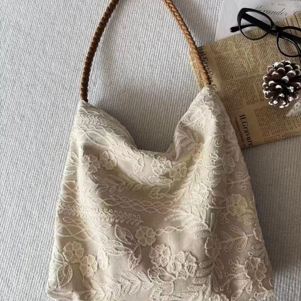 Women's Chinese Wood Bead Embroidered French-inspired New Chinese-style Retro Underarm Bag Crossbody for Travel and Sightseeing Everyday Date Night Modern