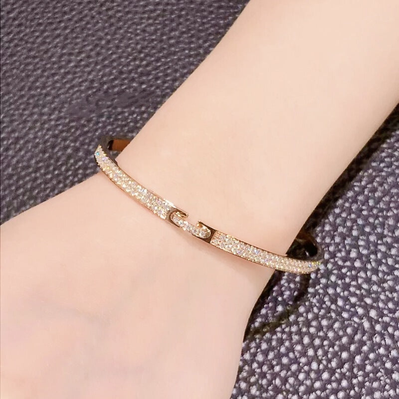 Cuff bracelet by Yoshan, detail view 2