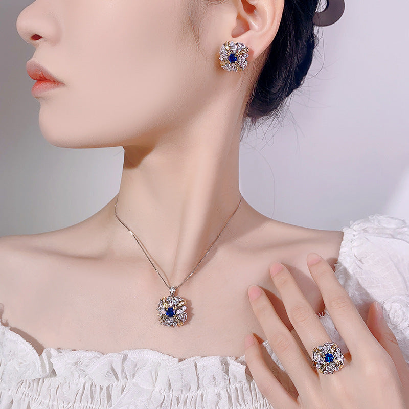 Stud earrings by Yoshan