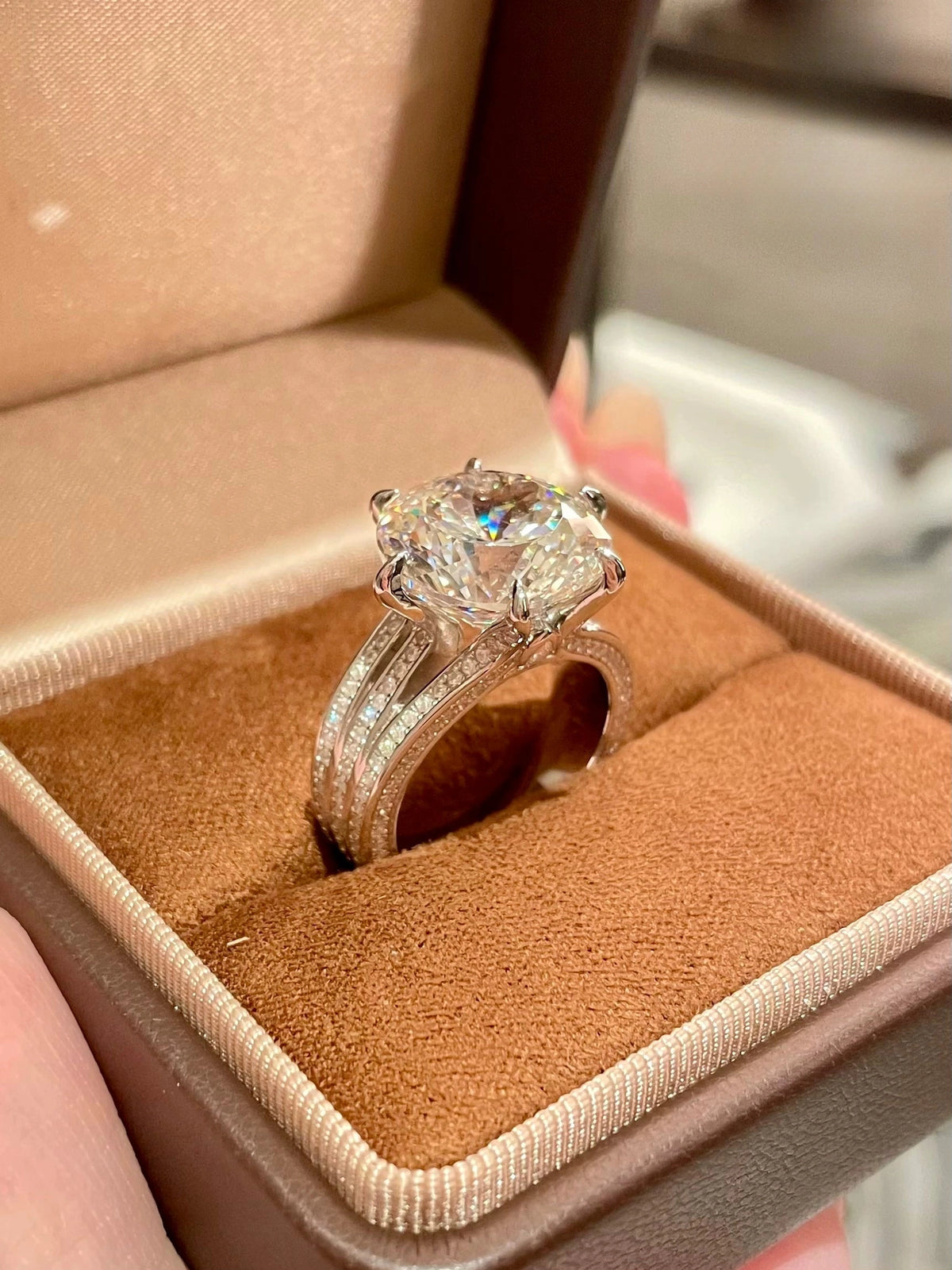 Ring by Yoshan, detail view 3