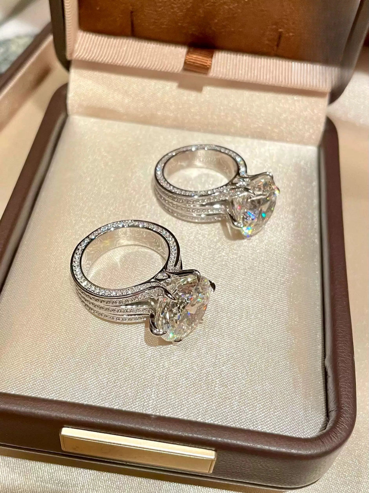 Ring by Yoshan, detail view 4
