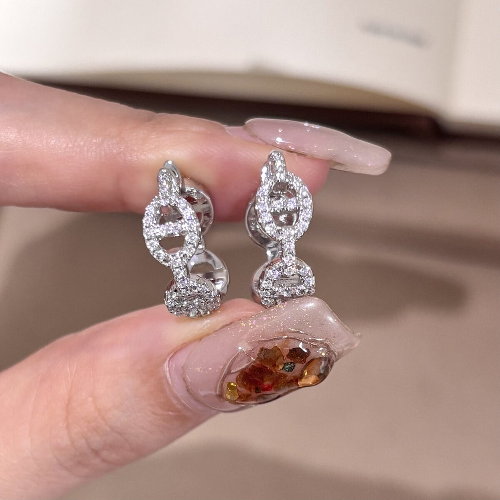 Crystal earrings by Yoshan, detail view 4