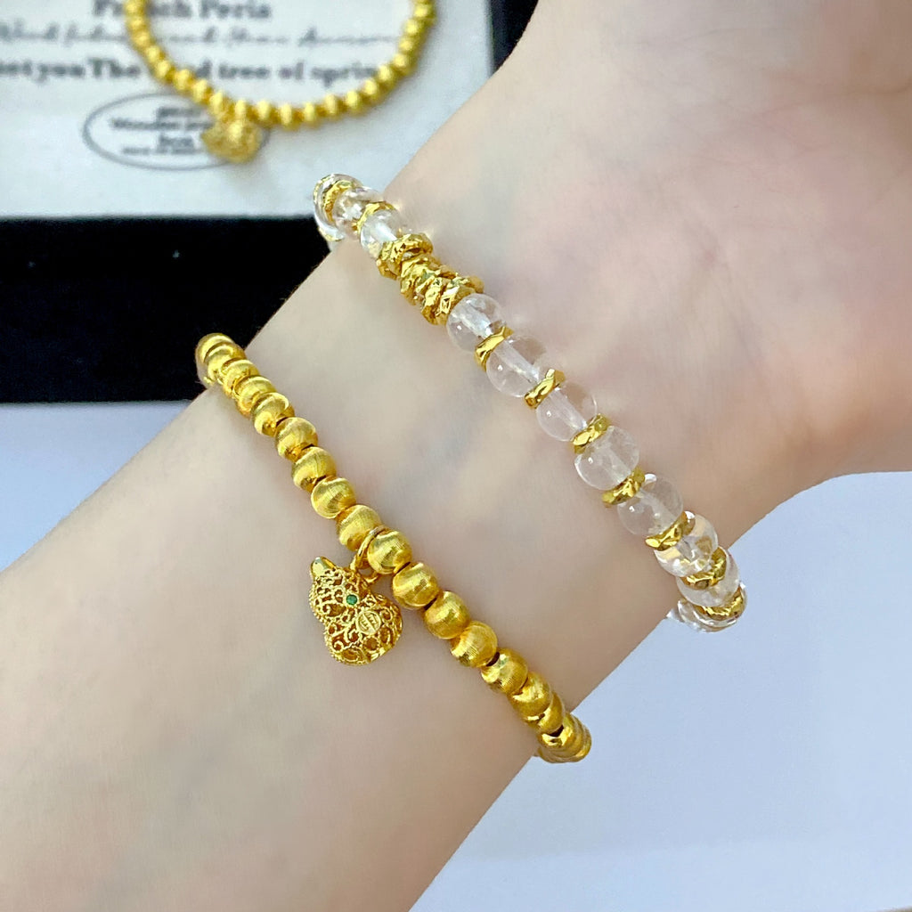 Cutout jewelry set by Yoshan, detail view 2