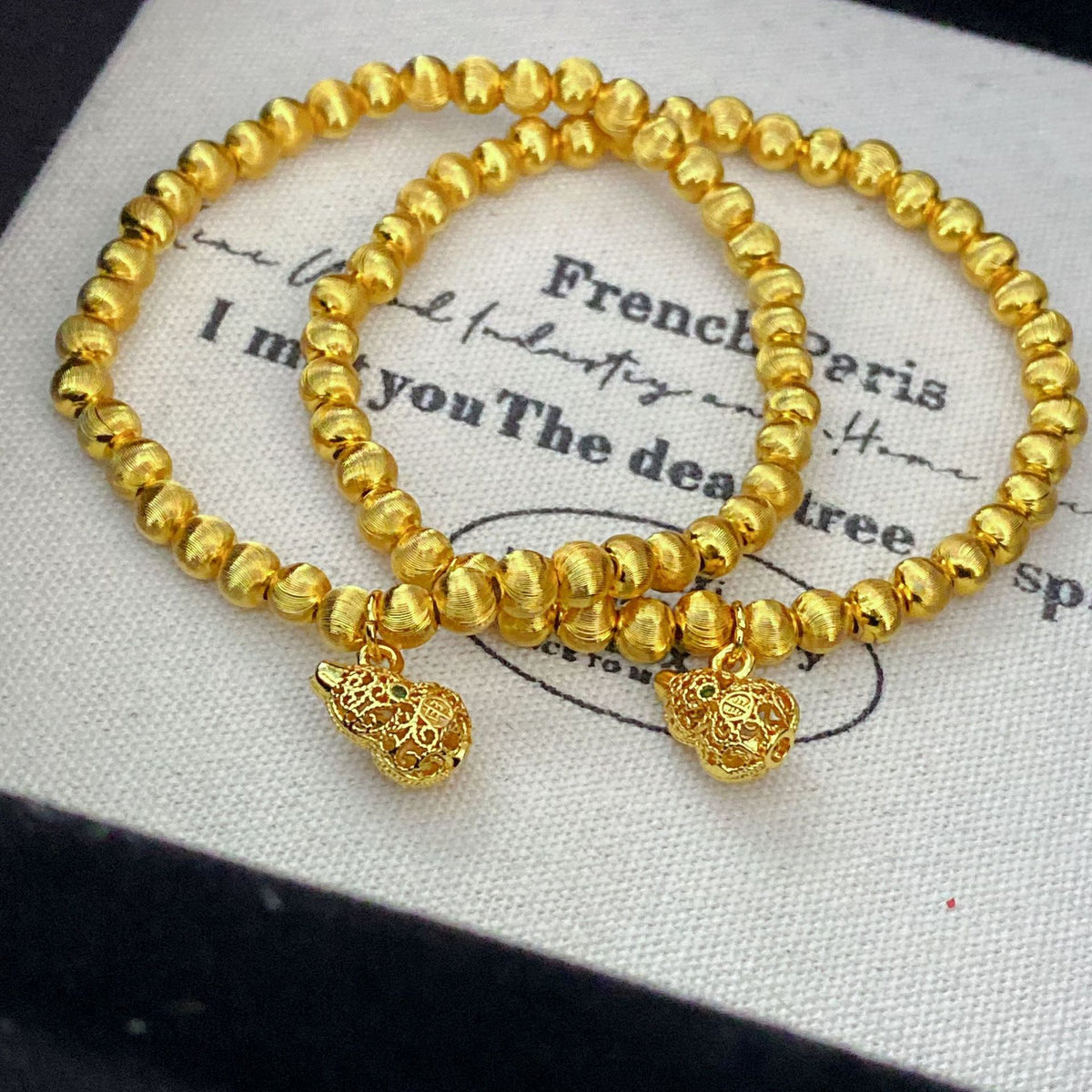 Cutout jewelry set by Yoshan, detail view 3