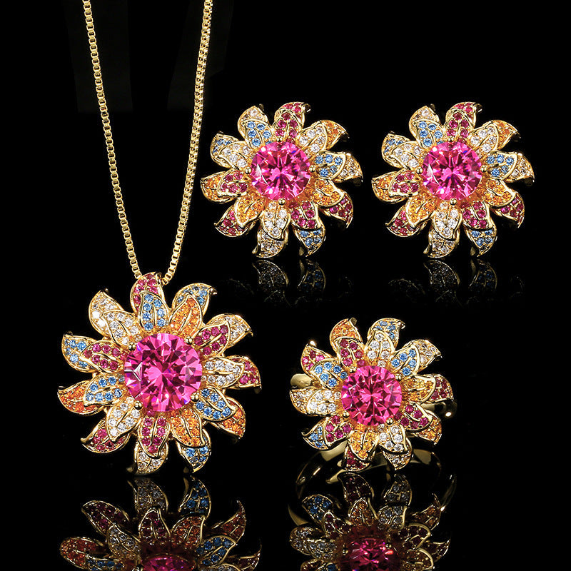 Stud earrings by Yoshan, detail view 2