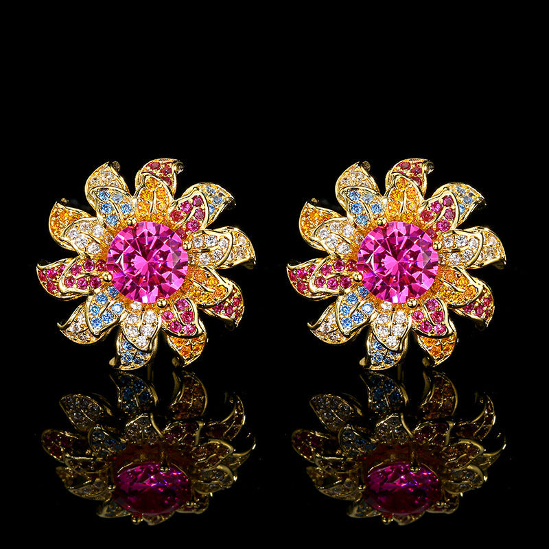 Stud earrings by Yoshan, detail view 3