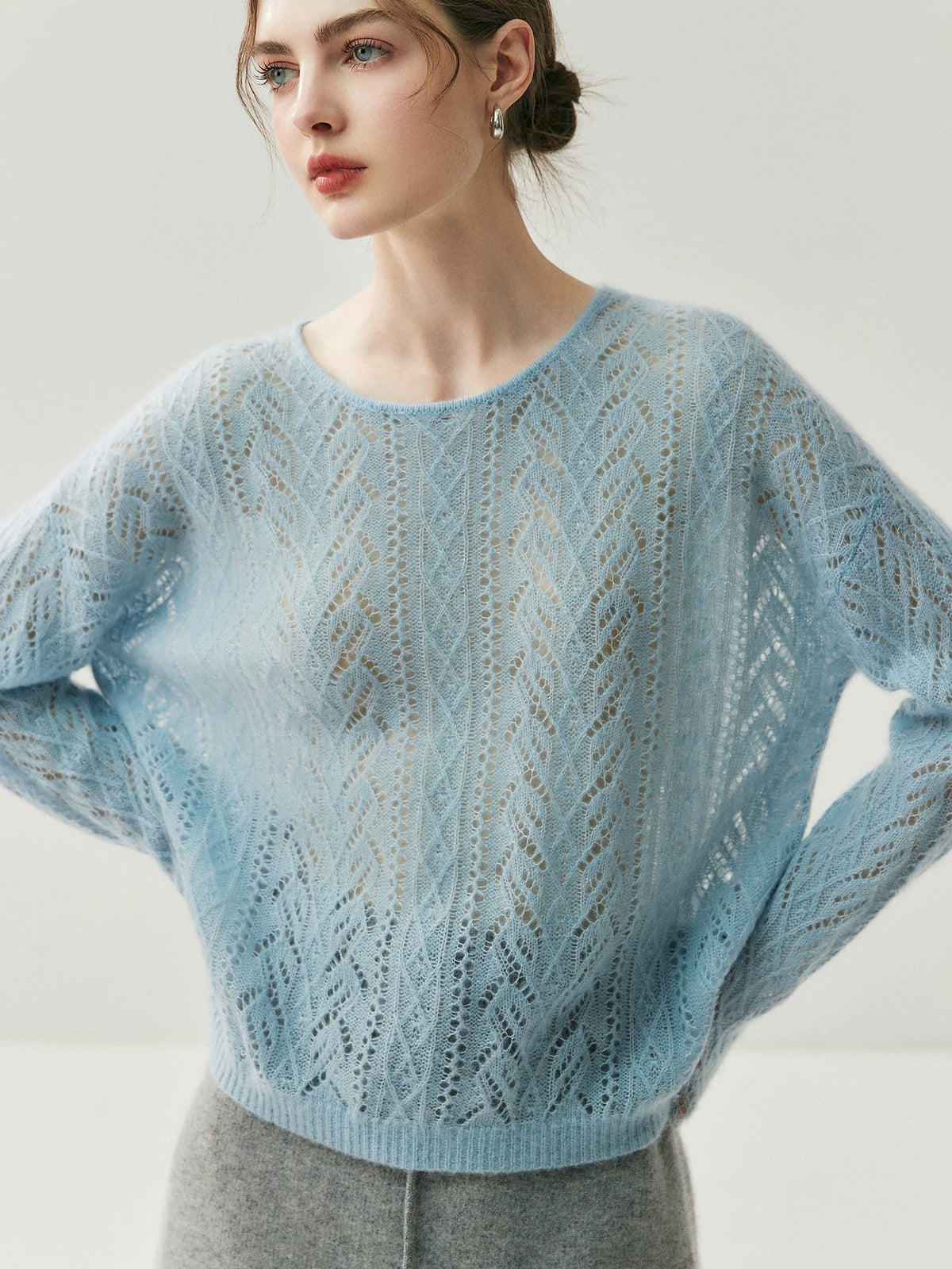 Women's Fall Winter Oversized Long Sleeve Cutout Relaxed Sweater Knit Pullover Top for Casual Outfits Spring Travel