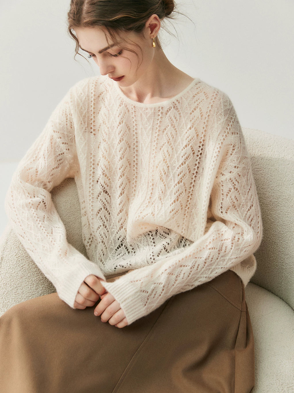 Women's Fall Winter Oversized Long Sleeve Cutout Relaxed Sweater Knit Pullover Top for Casual Outfits Spring Travel
