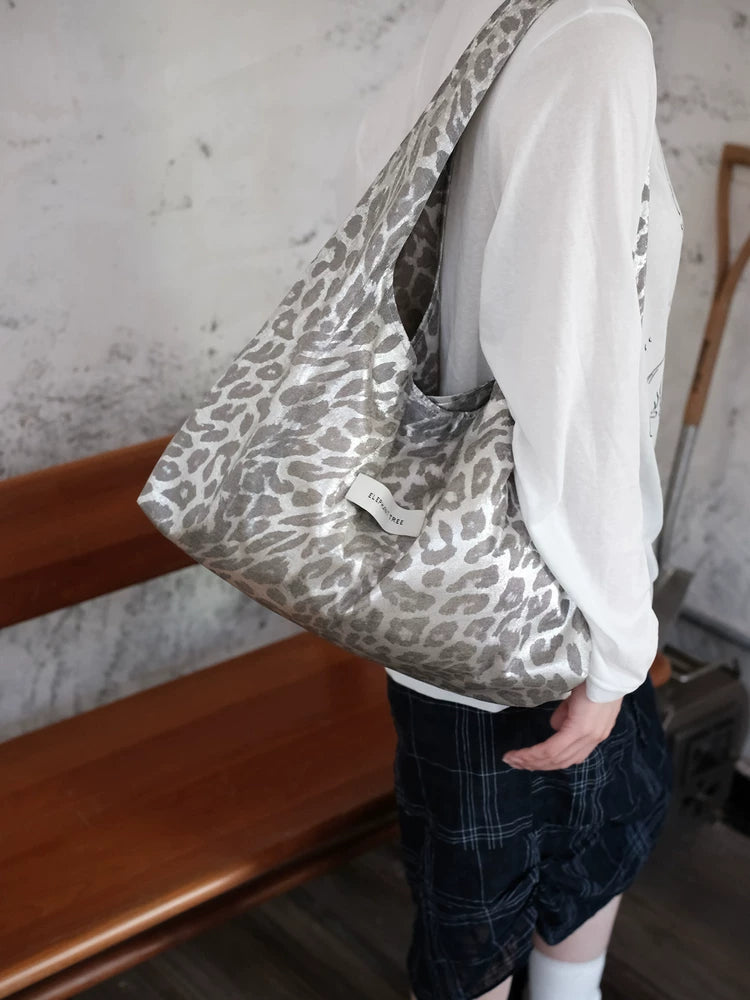 Women's Large-capacity Canvas Office Leopard Elegant Workwear Hobo Bag Slouchy Shoulder Purse Work Travel Everyday Purse