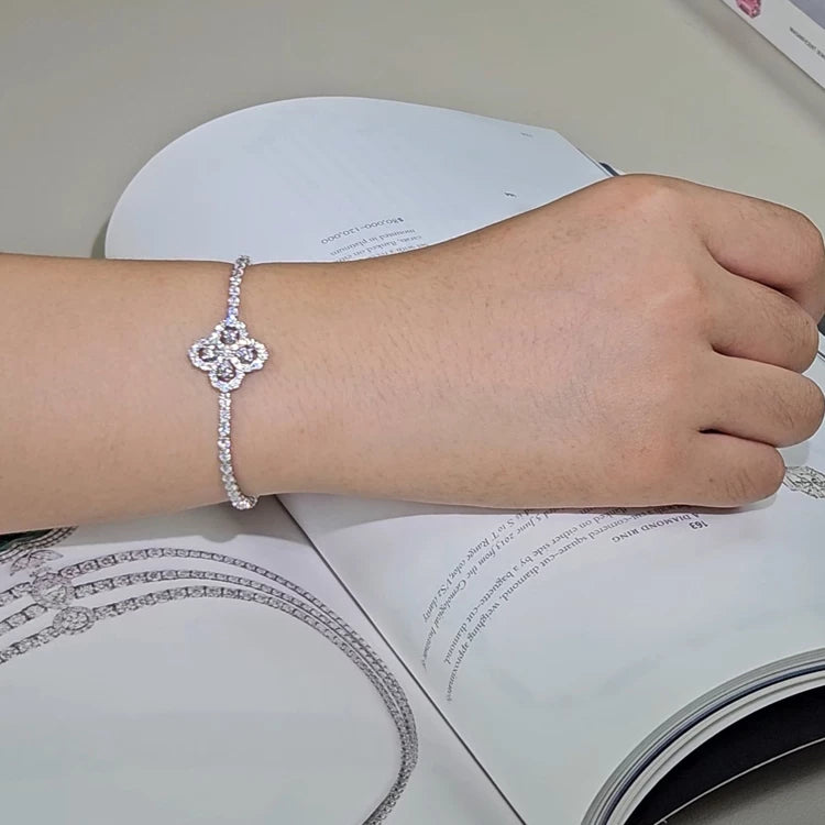 Cuff bracelet by Yoshan, detail view 10