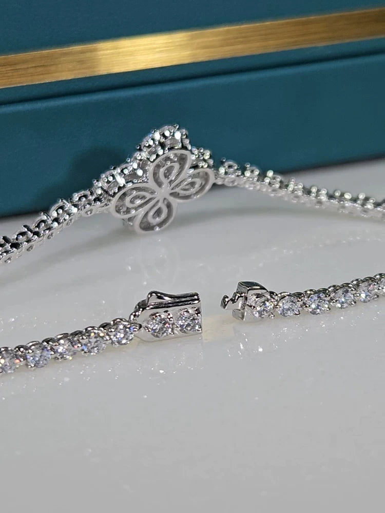 Cuff bracelet by Yoshan, detail view 3