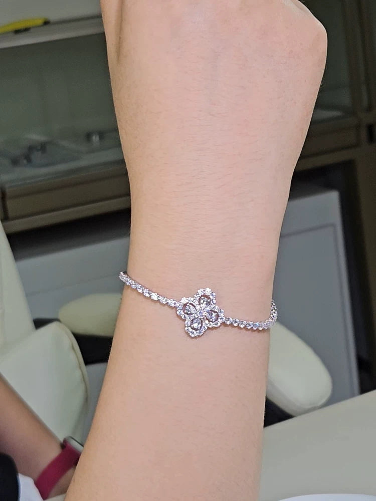 Cuff bracelet by Yoshan, detail view 4
