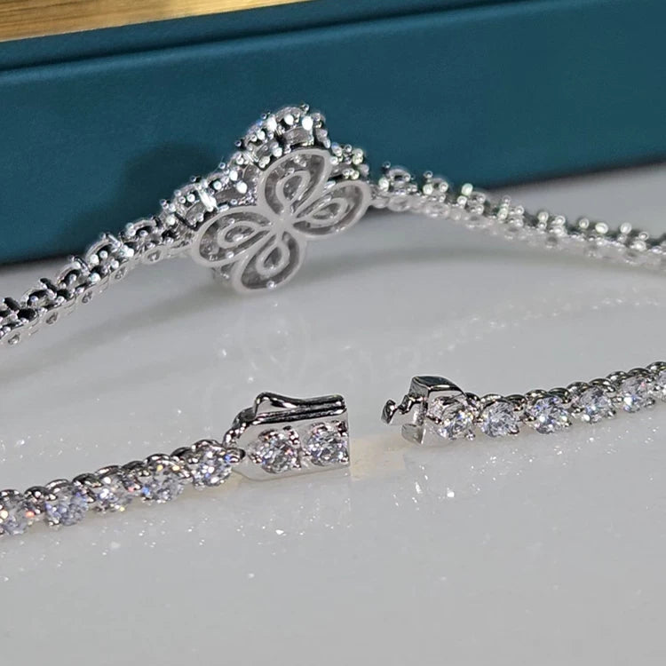 Cuff bracelet by Yoshan, detail view 7