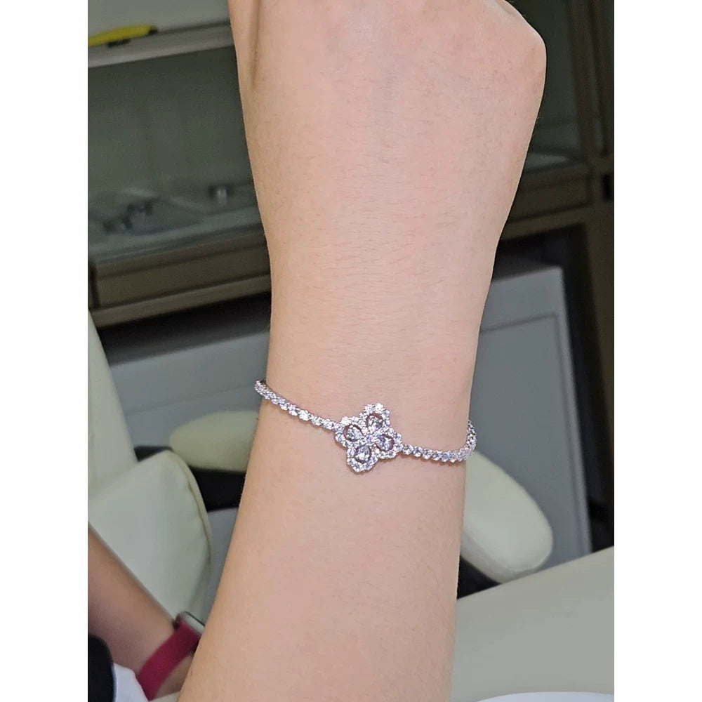 Cuff bracelet by Yoshan, detail view 9
