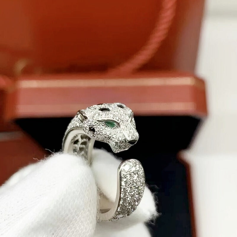 Crystal ring by Yoshan, detail view 2