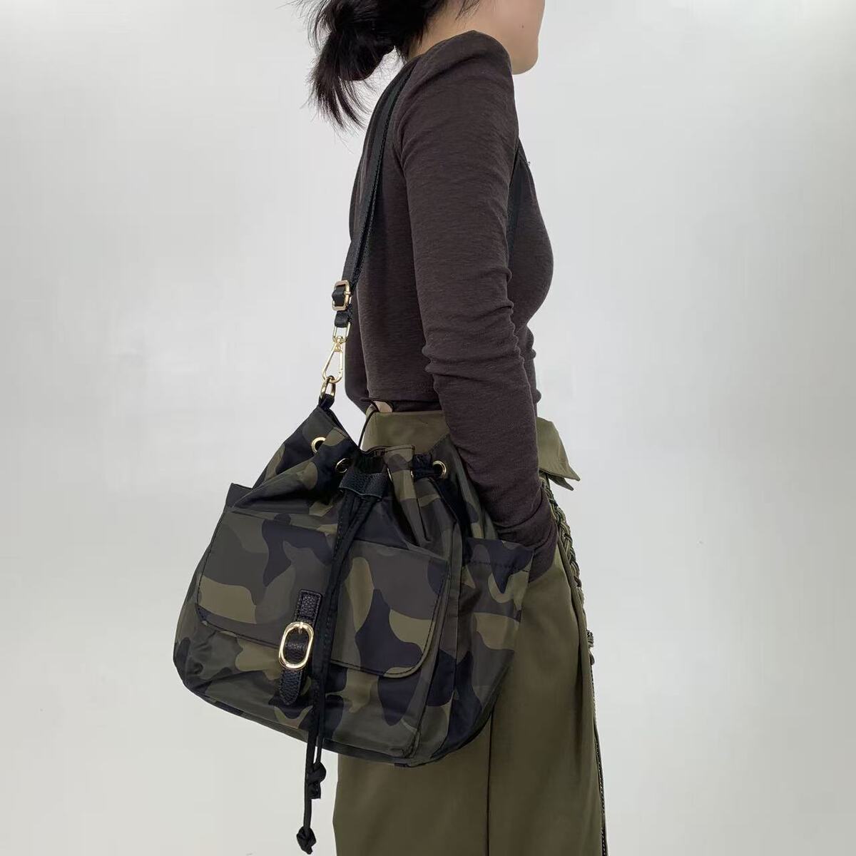 Women's Nylon Retro Bucket Bag Drawstring Shoulder Purse Hobo for Everyday Use Travel Work Versatile Office School