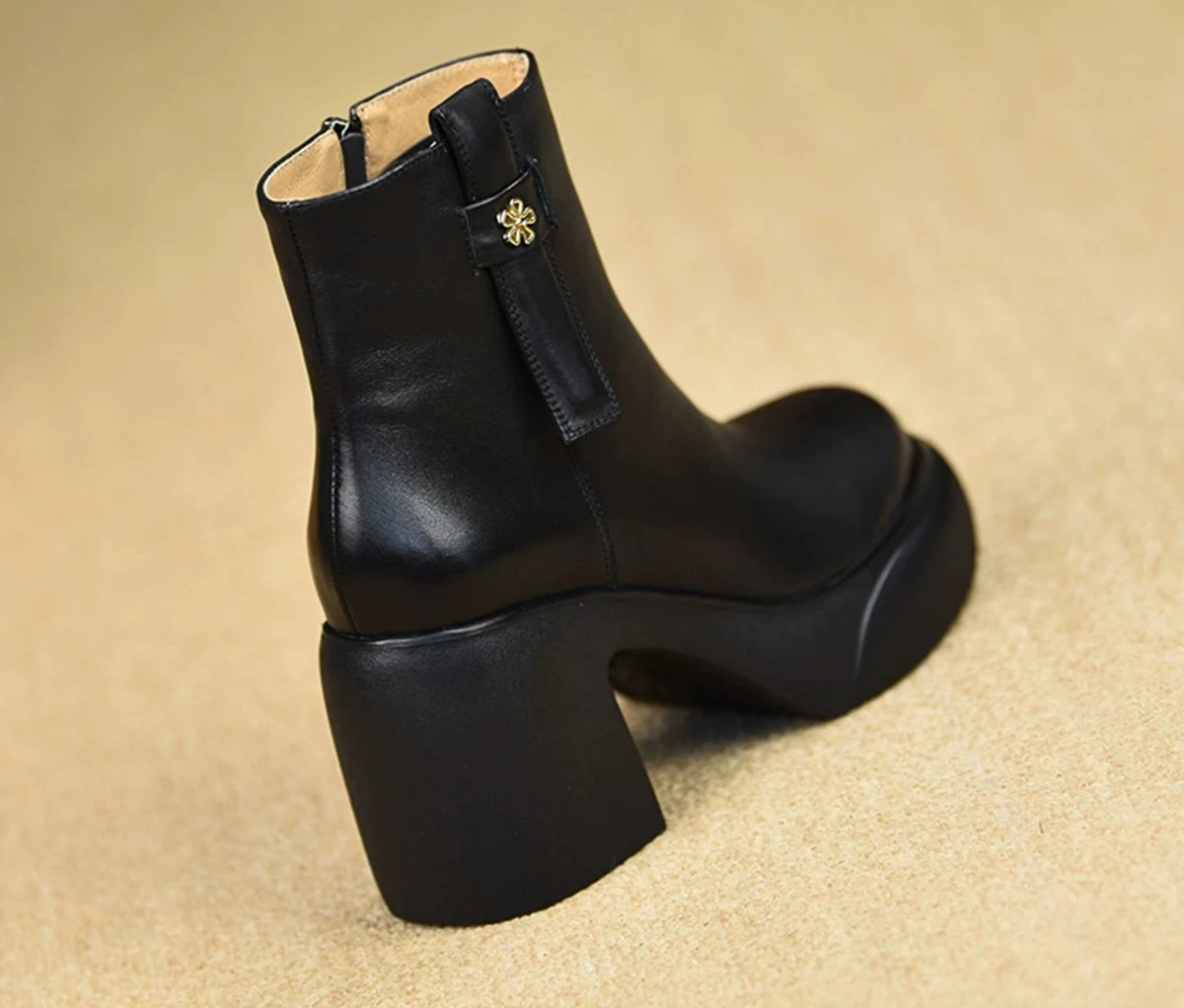 Black (fleece lining) / EU 34